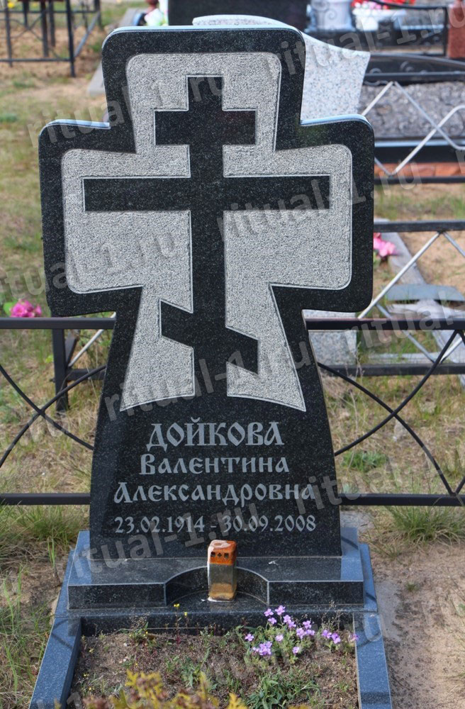 Крест из природного камня на могилу
