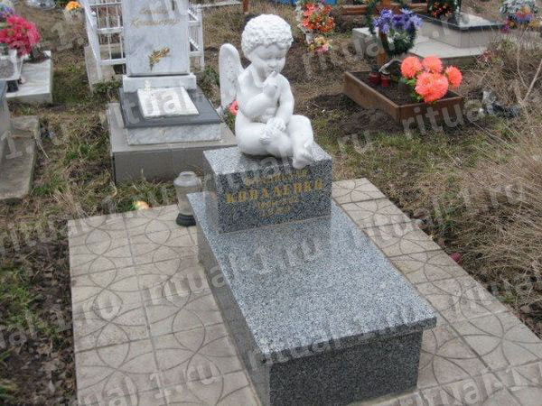Памятник для детской могилы с ангелочком